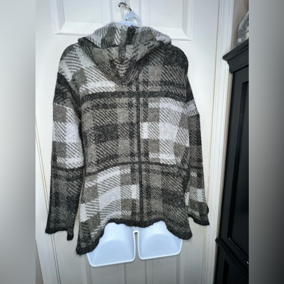 Natural Reflections Women’s Large Metro Gray Plaid Knit Sweater Hoodie Top L - Picture 10 of 12